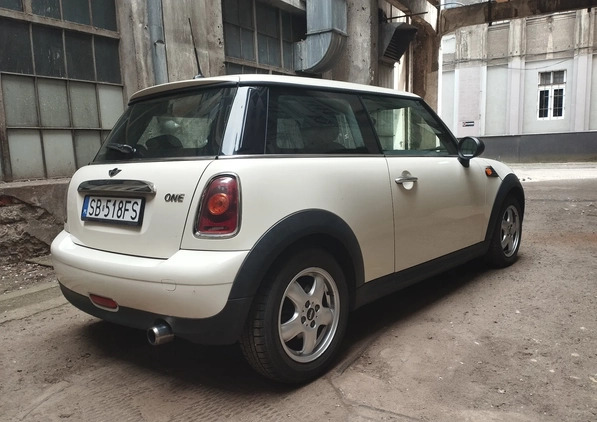 MINI ONE cena 12000 przebieg: 173000, rok produkcji 2008 z Biała małe 37